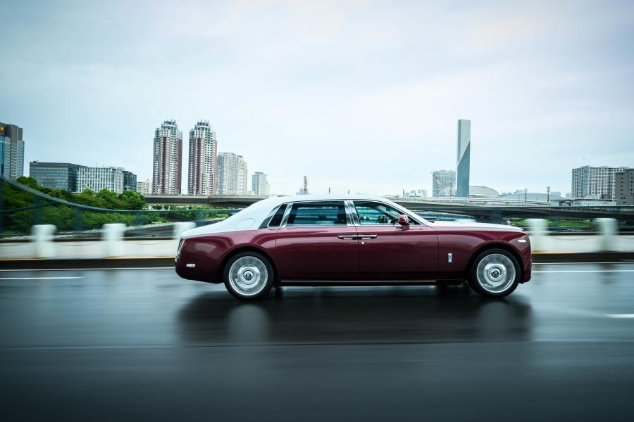  Rolls-Royce Phantom EWB 2017 года  (JP) (фото 2 из 21)